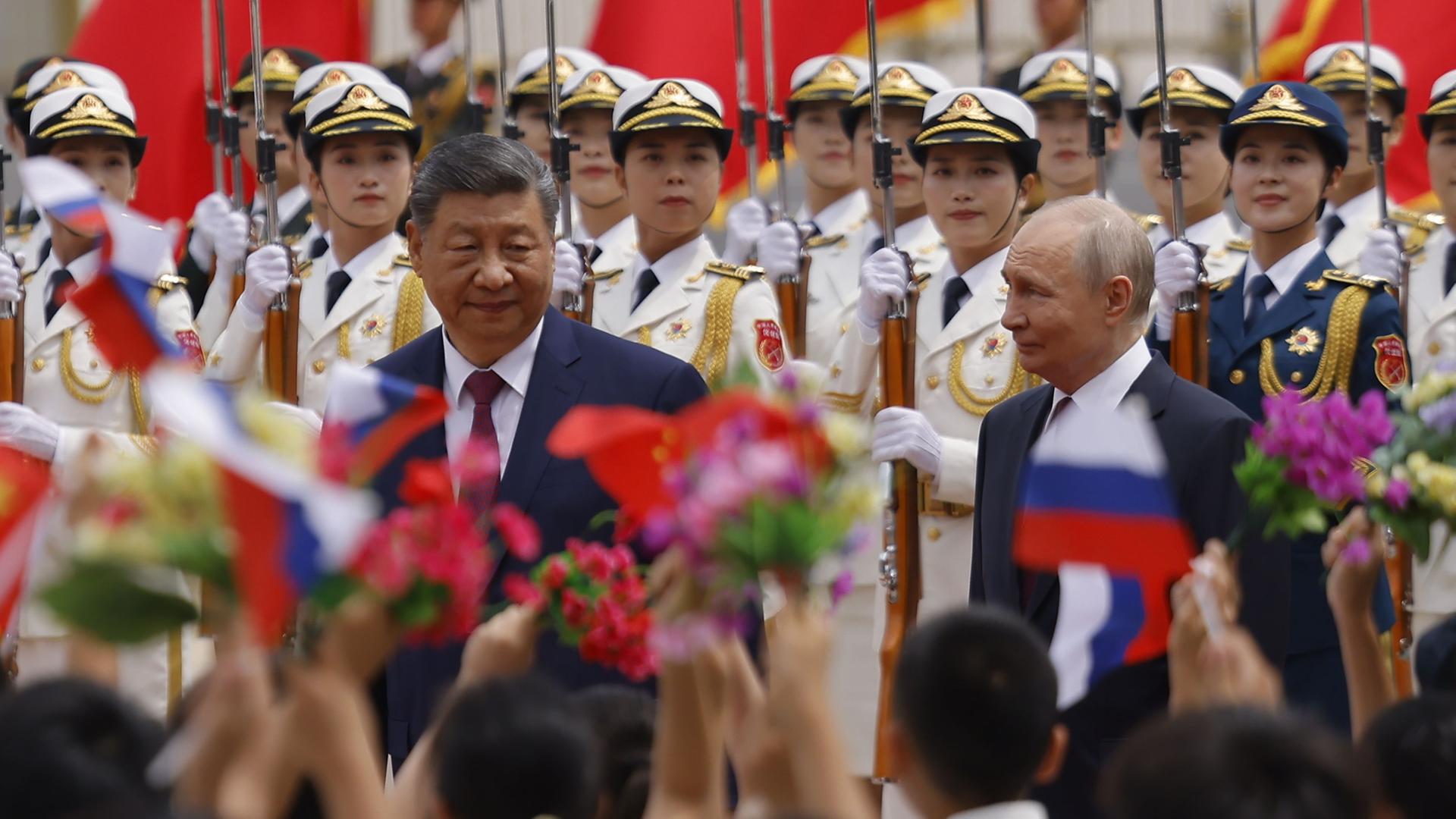 Putin und Xi: Enge Beziehung - anders als bei Trumps Besuch